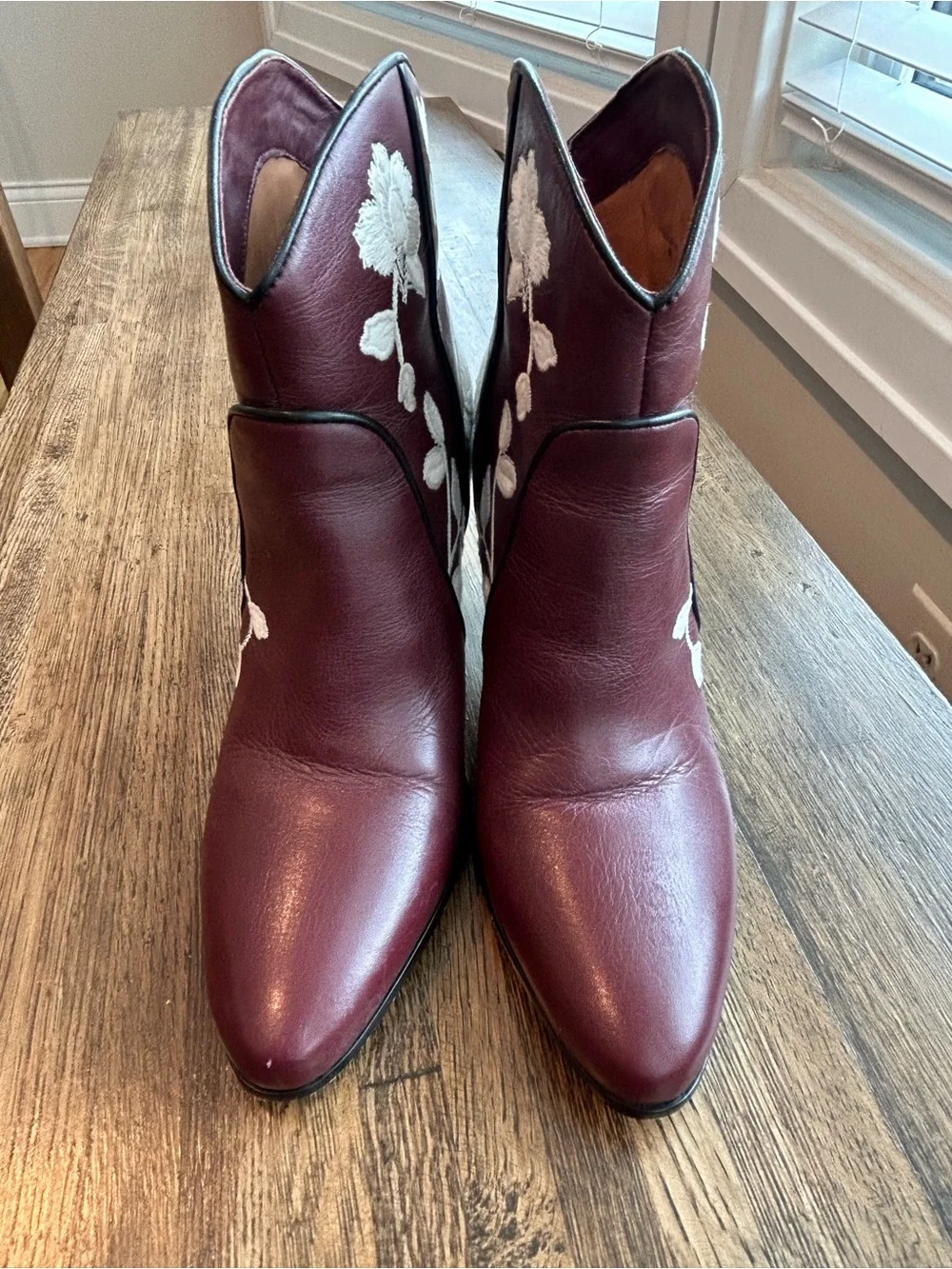 Kate Spade New York Dalton Booties Western Burgundy Leather White Flowers - 8M